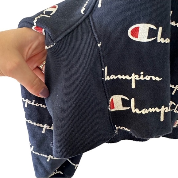 CHAMPION Reverse Weave Cropped Hoodie L/S Logo Spellout in Navy Size Sma… - Picture 7 of 9